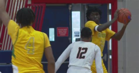 Chicago Public, Catholic League teams square off in first Basketball Challenge - CBS Chicago