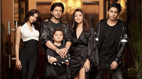 Shah Rukh Khan Lauds Gauri For Teaching Dignity To Kids But Takes ...