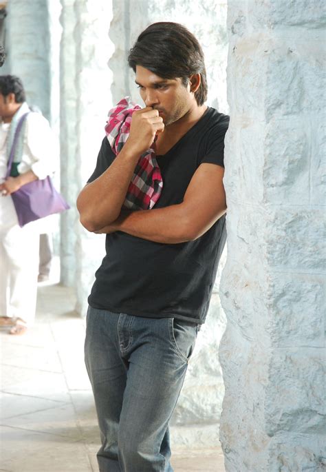 Exclusive Allu Arjun Vedam Still-04 Telugu Movie Still Pic Photo Image Hot Actress Masala Heroine