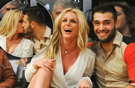 Britney Spears & Sam Asghari Planning Secret Wedding