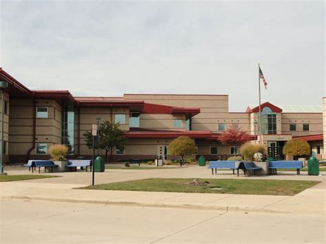 11 Signs You Attended Dakota High School