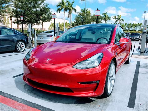 Tesla Model 3 Red - If You Order A Tesla Model 3 Today, Expect A Mid ...