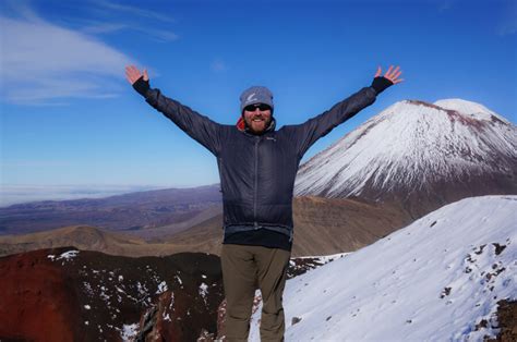 hiking-tongariro - Backpackingman