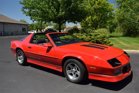 Fantastic 1988 Camaro Iroc Z in the world Check this guide!