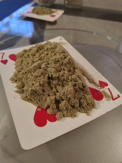 First go at dry ice bubble hash. : r/dryicehash