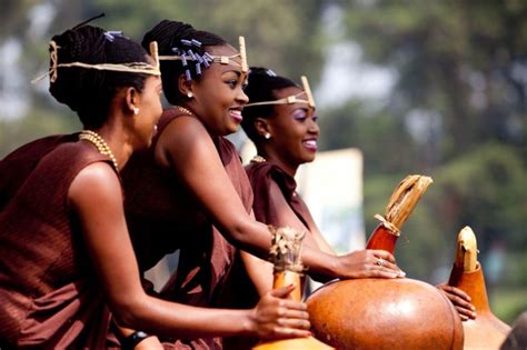 imigongo | African people, Africa, African wedding theme