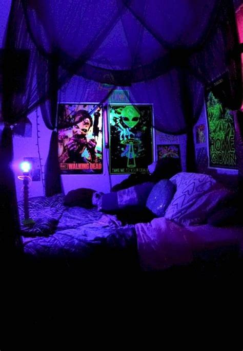 dark-halloween-bedroom-lighting-ideas