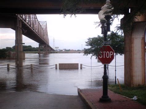 St. Louis Flooding – Pictures – River Talk & Cruises – Steamboats.org Forum Archive