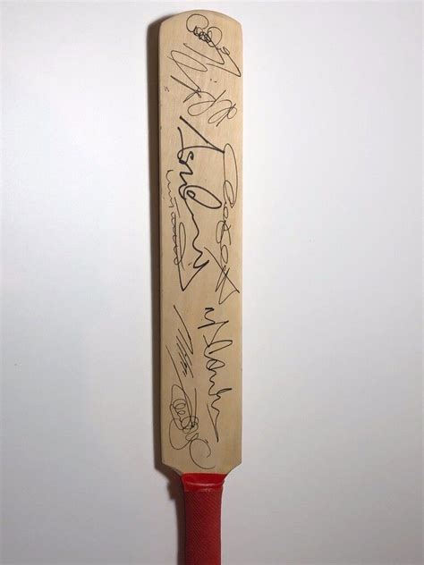 Signed Mini cricket bat by 2005 Ashes winning England team | in ...