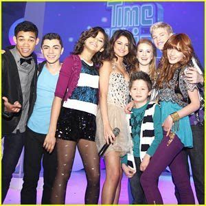 Shake it Up cast with Selena Gomez! - Shake It Up Photo (22003664) - Fanpop