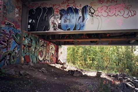 Graffiti_under_bridge_in_Tampere_2007 | Under bridge, Graffiti ...