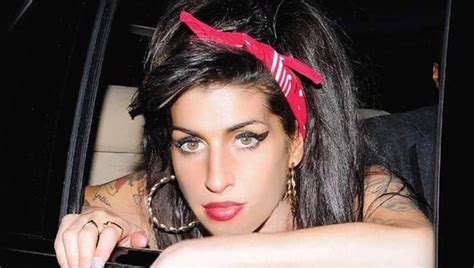 Amy Winehouse: El SORPRENDENTE antes y después de la intérprete de ...