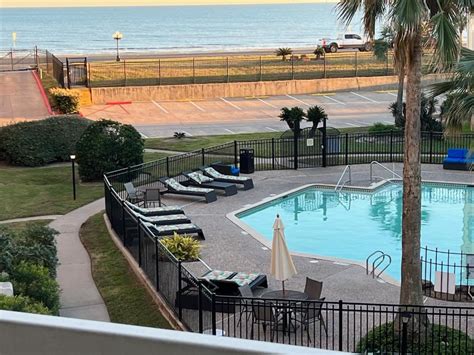 Beach/Ocean/Pool front condo, on seawall, Galveston (updated prices 2024)