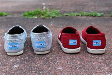 Stylish Kids Shoes for a good cause - TOMS - #TOMSCanada