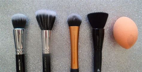 El Rincon de Ro: Mis Brochas Favoritas para aplicar Base de Maquillaje