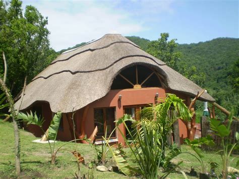 11 South African homes with thatched roofs