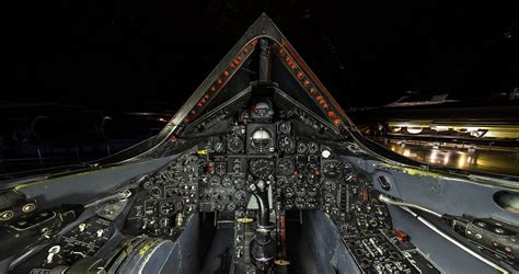 Lockheed SR-71 Blackbird front cockpit : cockpits