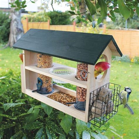 Gorgeous 7+ Bird Feeding Station Ideas That Many Birds Come Into Your ...