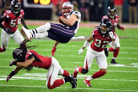 Julian Edelman brought down by Jalen Collins - Super Bowl 2017: Falcons vs. Patriots - Pictures ...