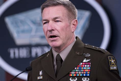 Army's Top General Describes Squad-Style Approach to Social Distancing ...