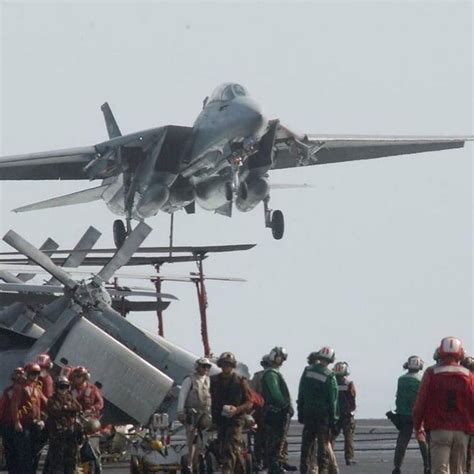 #Repost @international_aircraft ・・・ F-14 Landing on an aircraft carrier ...