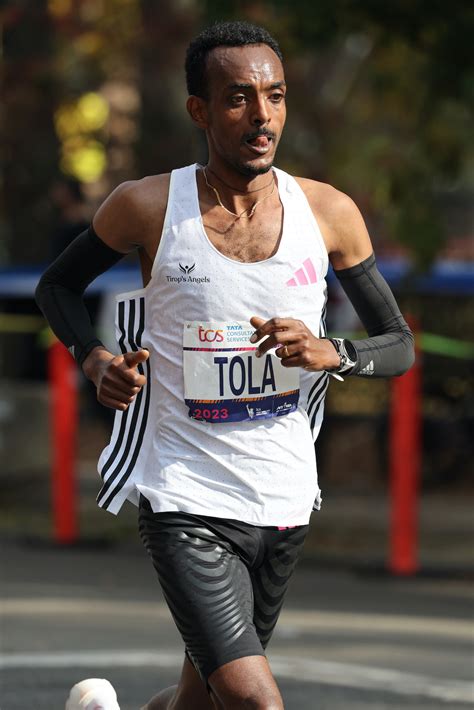 Ethiopian Tamirat Tola heads stellar field for RAK Half Marathon