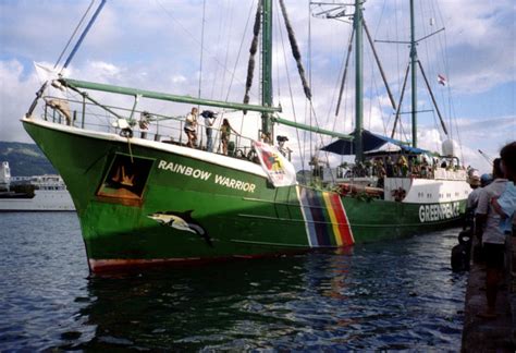 Greenpeace’s Iconic ‘Rainbow Warrior’ Ship Chopped Up On A Third-World ...