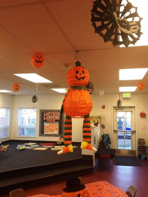 21 Classroom Halloween Decorations Ideas – Decoration Love