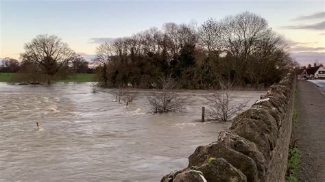 River Great Ouse floods at Turvey, Christmas Day 2020 - North - YouTube