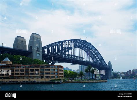 Views of the Sydney Harbour Bridge spanning the Sydney harbour ...