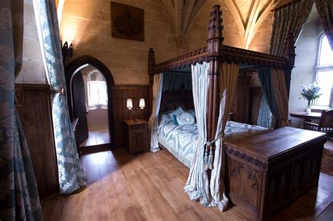 Warwick Castle | Castle bedroom, Castles interior, Medieval bedroom