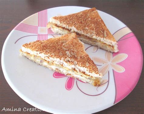 AMINA CREATIONS: CHEESE OMELETTE SANDWICH