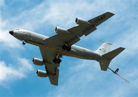 Soaring to 60: KC-135 remains backbone of AF air refueling > Defense Logistics Agency > News ...