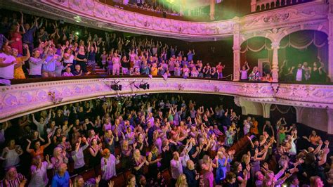 Filumena Tickets | Richmond Theatre in Greater London | ATG Tickets