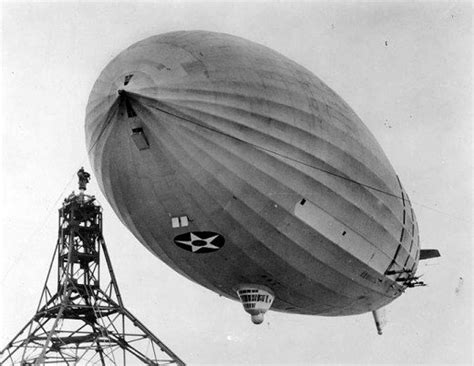 Daily Lazy: Construction of the USS Macon Airship