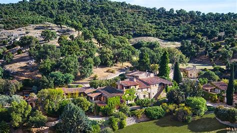 Johnny Depp’s House in France Includes a Provençal Village ...