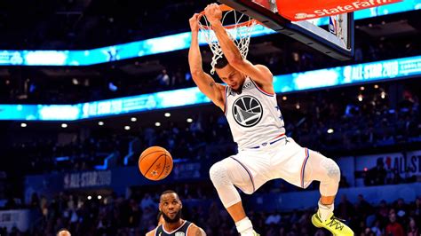 Steph Curry shares humorous story behind first successful dunk attempt – NBC Sports Bay Area ...