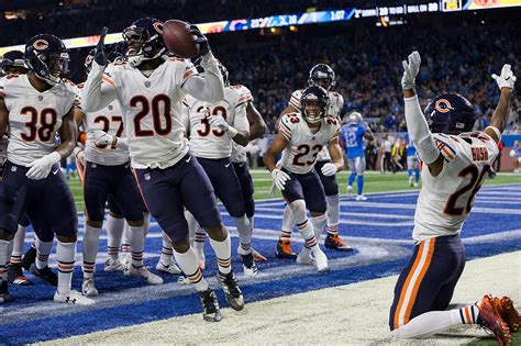 Chicago Bears: Game Balls after a 23-16 win on Thanksgiving