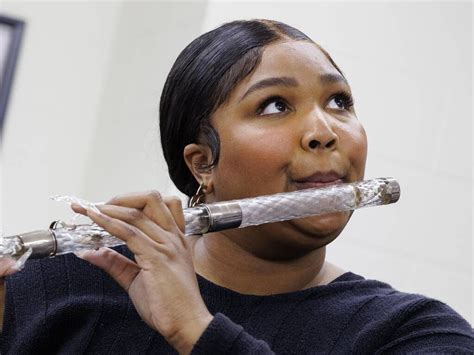 Lizzo makes history playing former president's 200-year-old flute