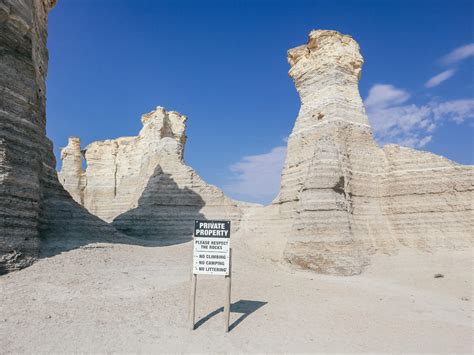 Monument Rocks, Kansas Review: Unveiling the Secrets of This Geologic ...