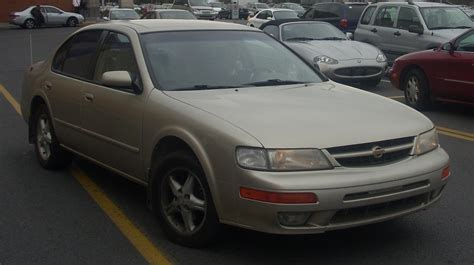 File:Nissan Maxima 1997-99.JPG - Wikimedia Commons