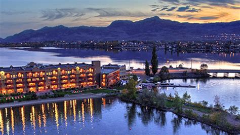 Holiday Inn Osoyoos is located adjacent to the lake and great for golf