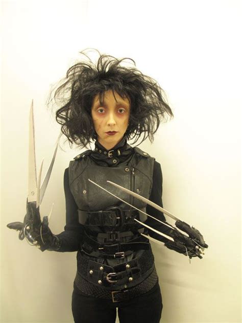 Makeup artist impression of edward scissorhands. pretty awesome! Edward Scissorhands, Pretty ...