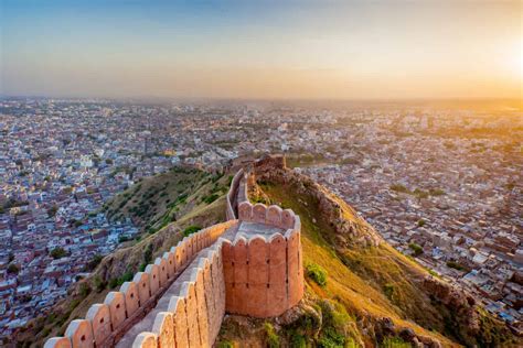 Top 10 Places To Visit In Jaipur Day And Night - ItsAllBee | Solo Travel & Adventure Tips