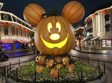 Disneyland Halloween 2024 Guide: Rides, Food, Decorations