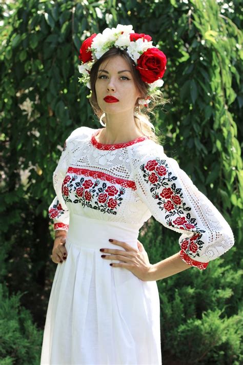 Ukrainian style Mexican Fashion, Mexican Outfit, Mexican Wedding Dress, Wedding Dresses, Boho ...