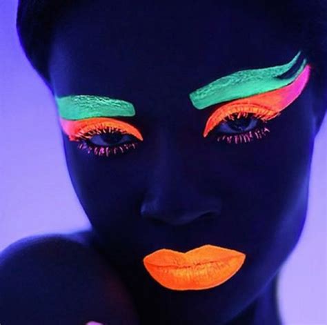 11 Glow-in-the-dark makeup looks that will totally mesmerize you – SheKnows