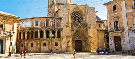 Wegen Termitenbefall: Kathedrale von Valencia einsturzgefährdet ...