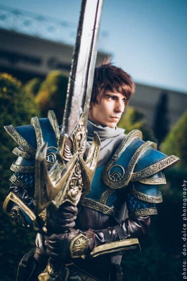 LMHT: Garen cosplay siêu chất của anh chàng sức mạnh của Demacia