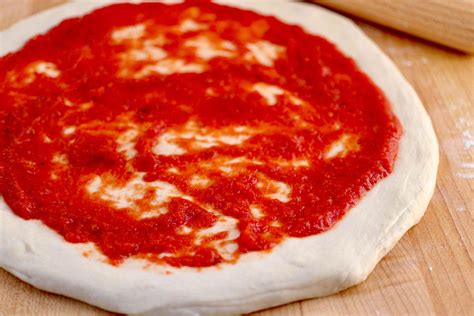 Quick and Easy Red Pizza Sauce Recipe
